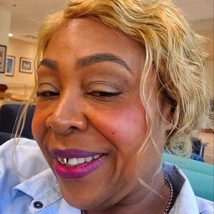 Meet your Posher, Artresha